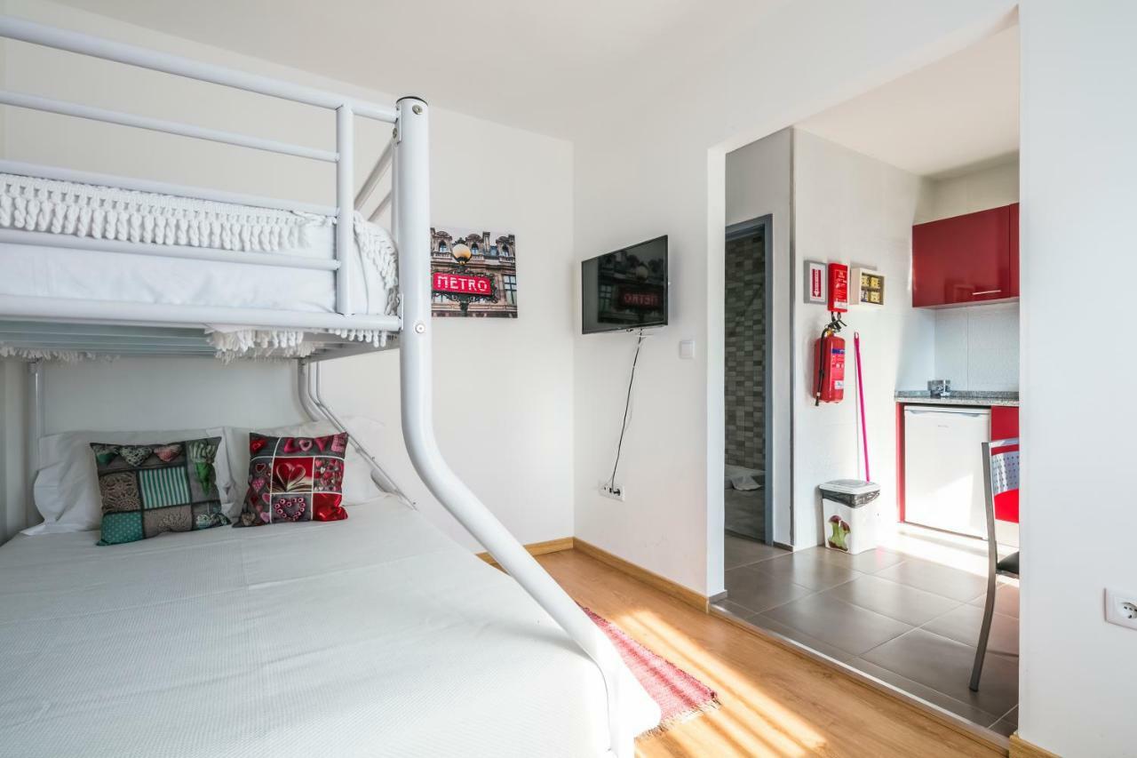 Apartamento A Francos Balcony Porto Luaran gambar